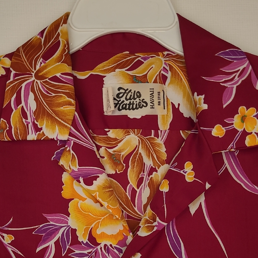 HILO HATTIES Hawaii Red Purple Gold Floral Abstract Sz L Mens Hawaiian Shirt VTG